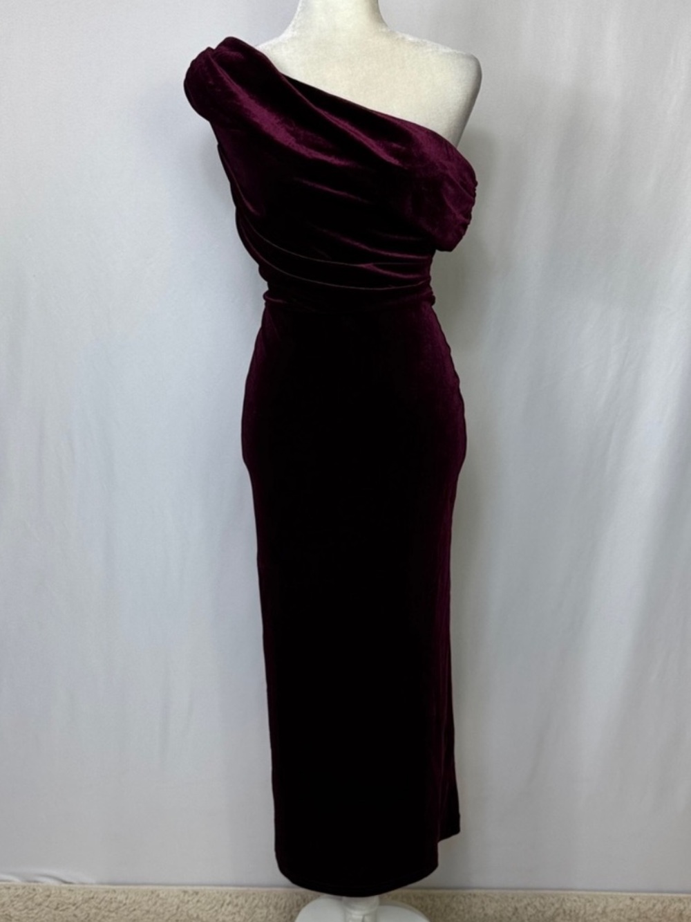 ASTR Tue Label Off The Shoulder Velvet Formal Dress Size Medium Wine Burgundy - Picture 6 of 13